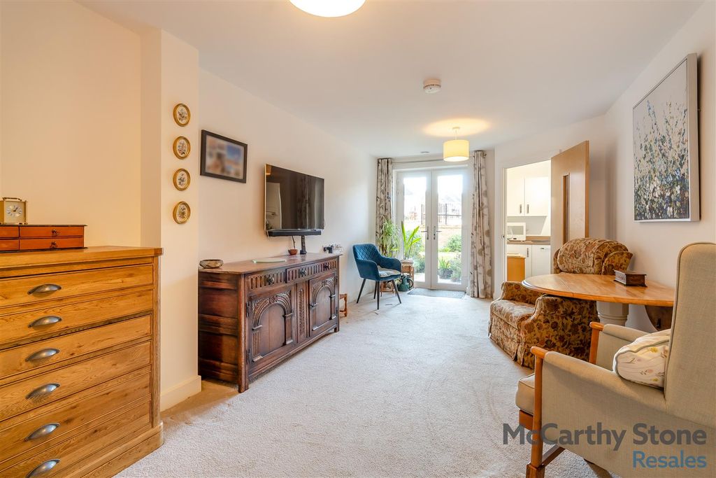 Property photo 2 of 20 8683548-Interior02.Jpg