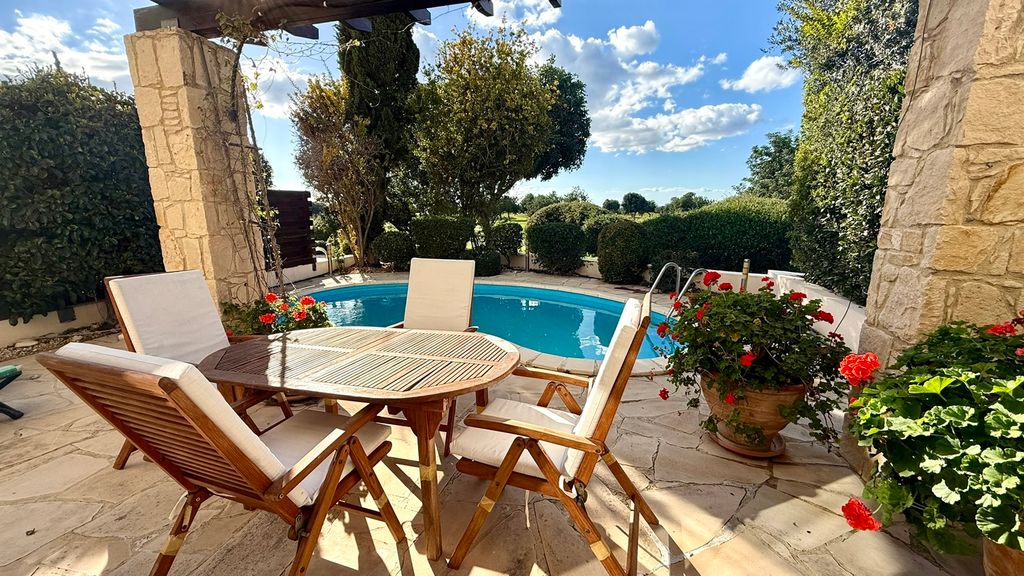 Property photo 2 of 19