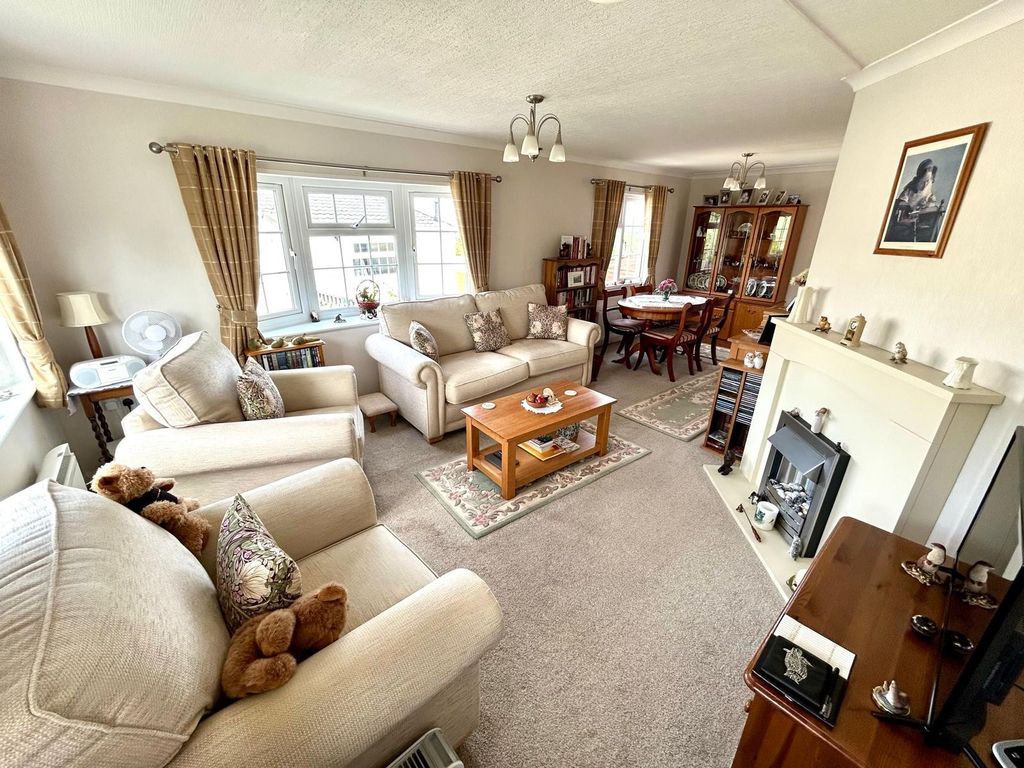 Property photo 2 of 17 Photo 13