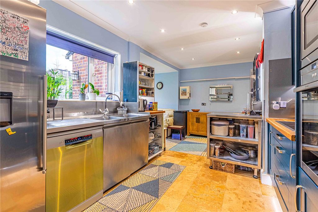 Property photo 2 of 22 Picture No. 10