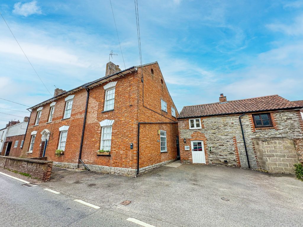 Property photo 1 of 35 5069452