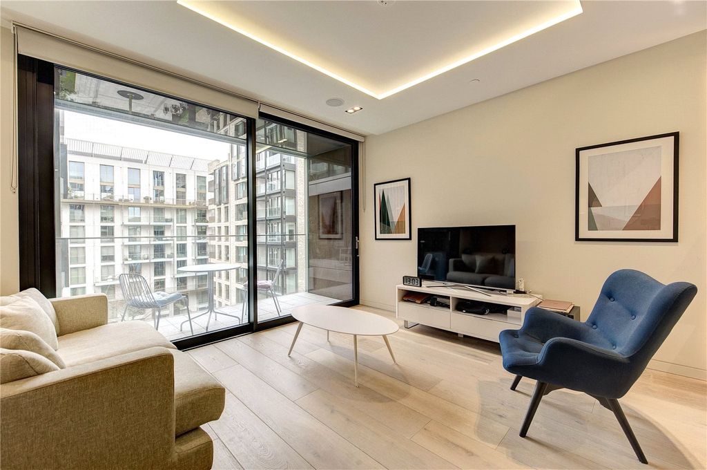 Property photo 1 of 9 Pearson Square