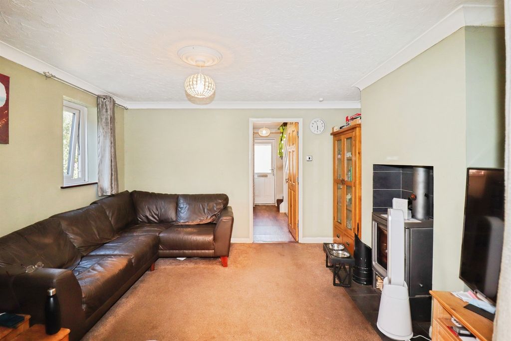 Property photo 3 of 12