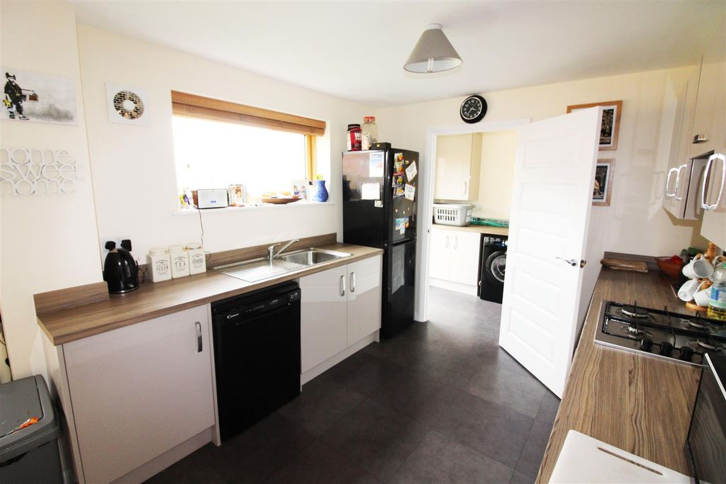 Property photo 3 of 9