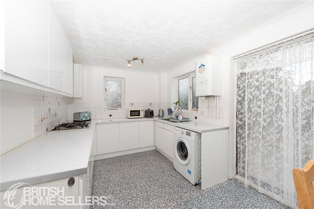 Property photo 2 of 19 Picture No. 25