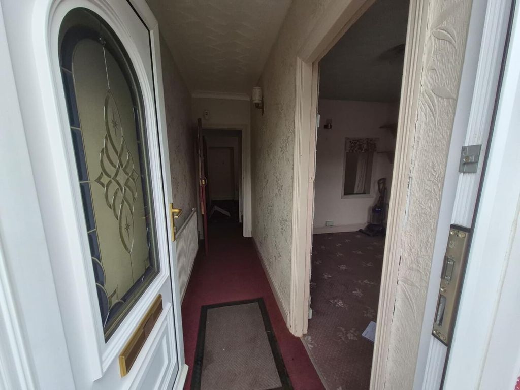 Property photo 2 of 19 Hallway