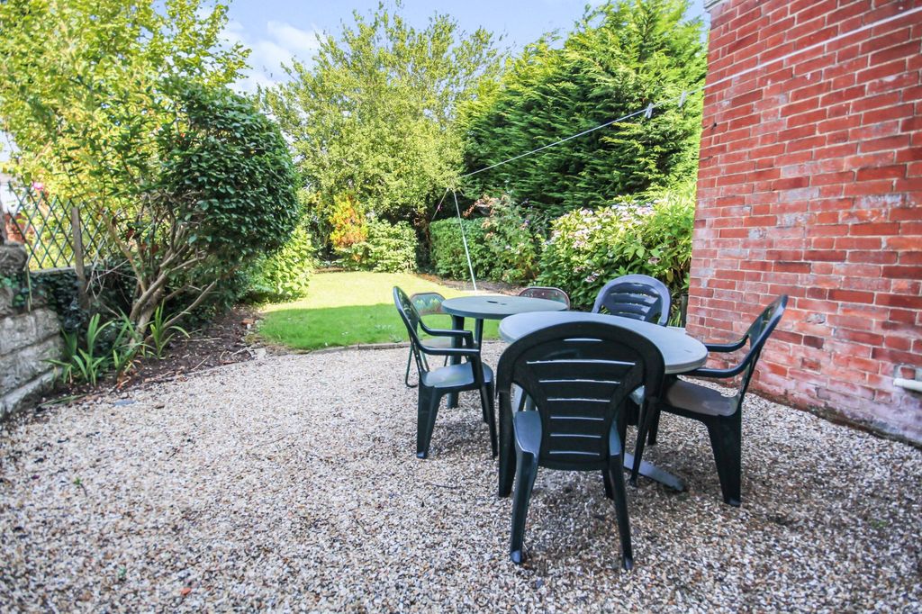 Property photo 2 of 16 Photo 16