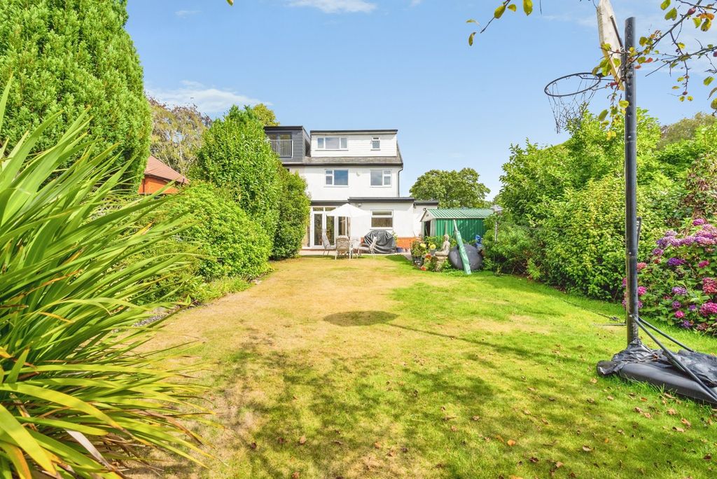 Property photo 2 of 30 Pbox-Img.Jpg