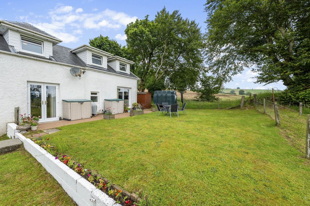 Property photo 3 of 28