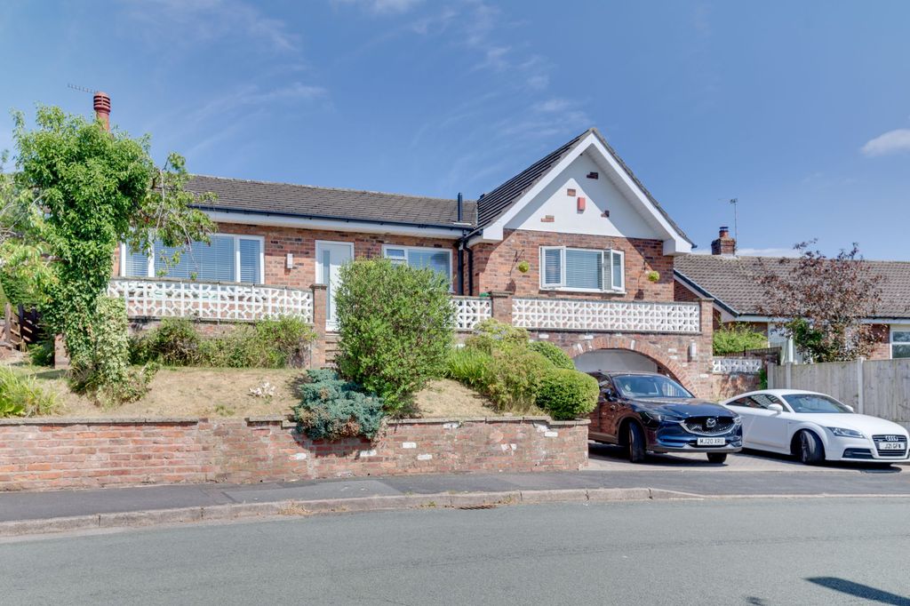 Property photo 2 of 47