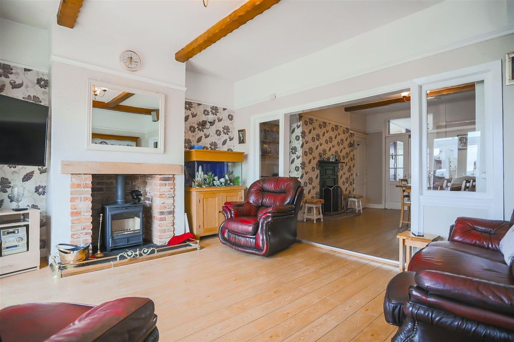 Property photo 3 of 17 2.Jpg