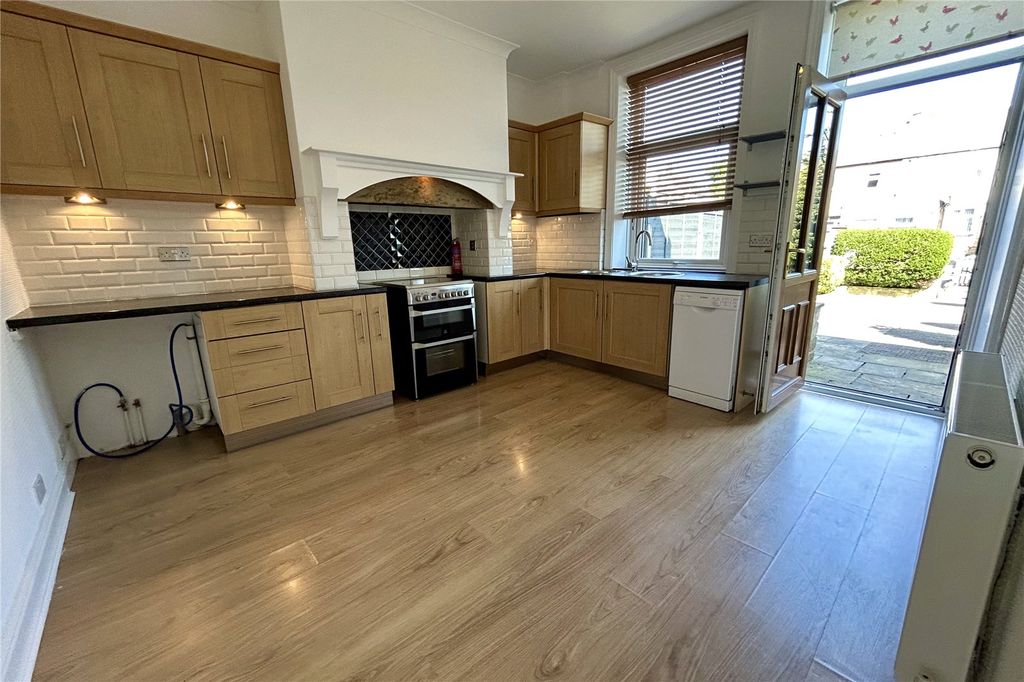 Property photo 2 of 16 Kitchen Diner