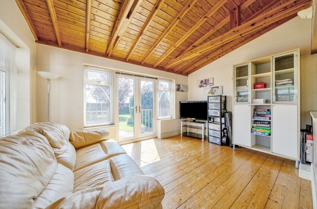 Property photo 2 of 22 Sunroom