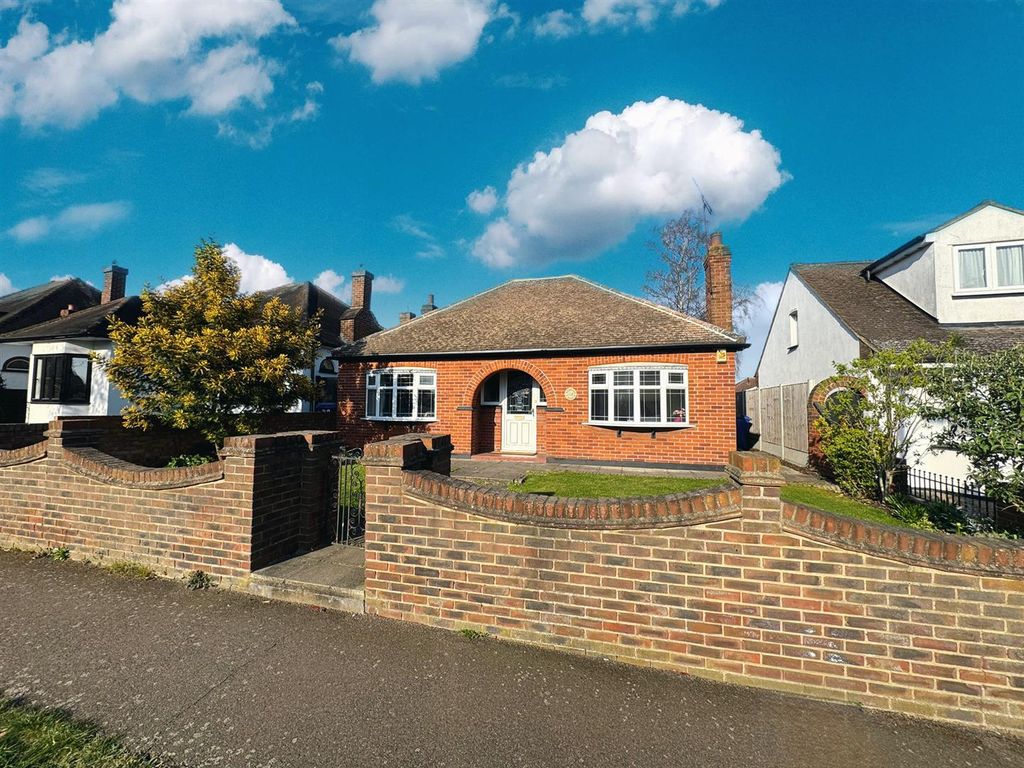 Property photo 1 of 32