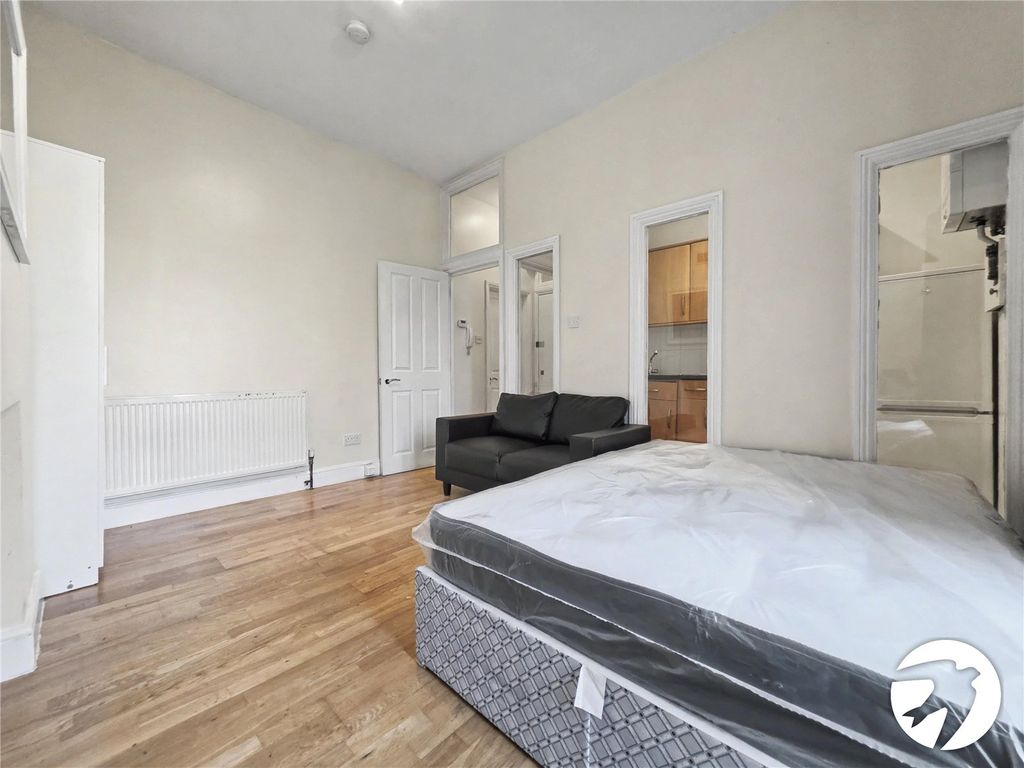 Property photo 3 of 8 Picture No. 06