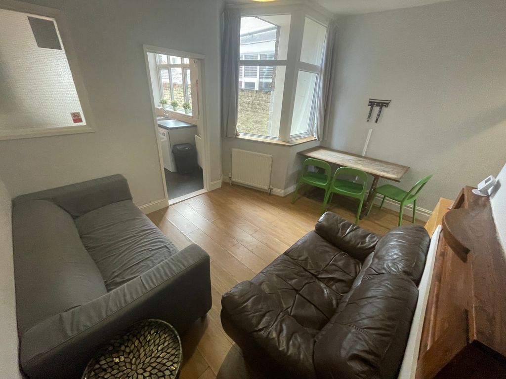 Property photo 3 of 13 Image