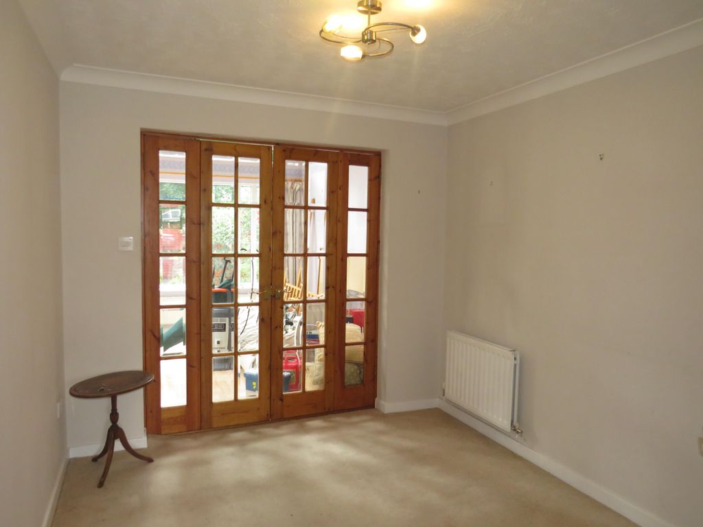 Property photo 3 of 11 Dining Room