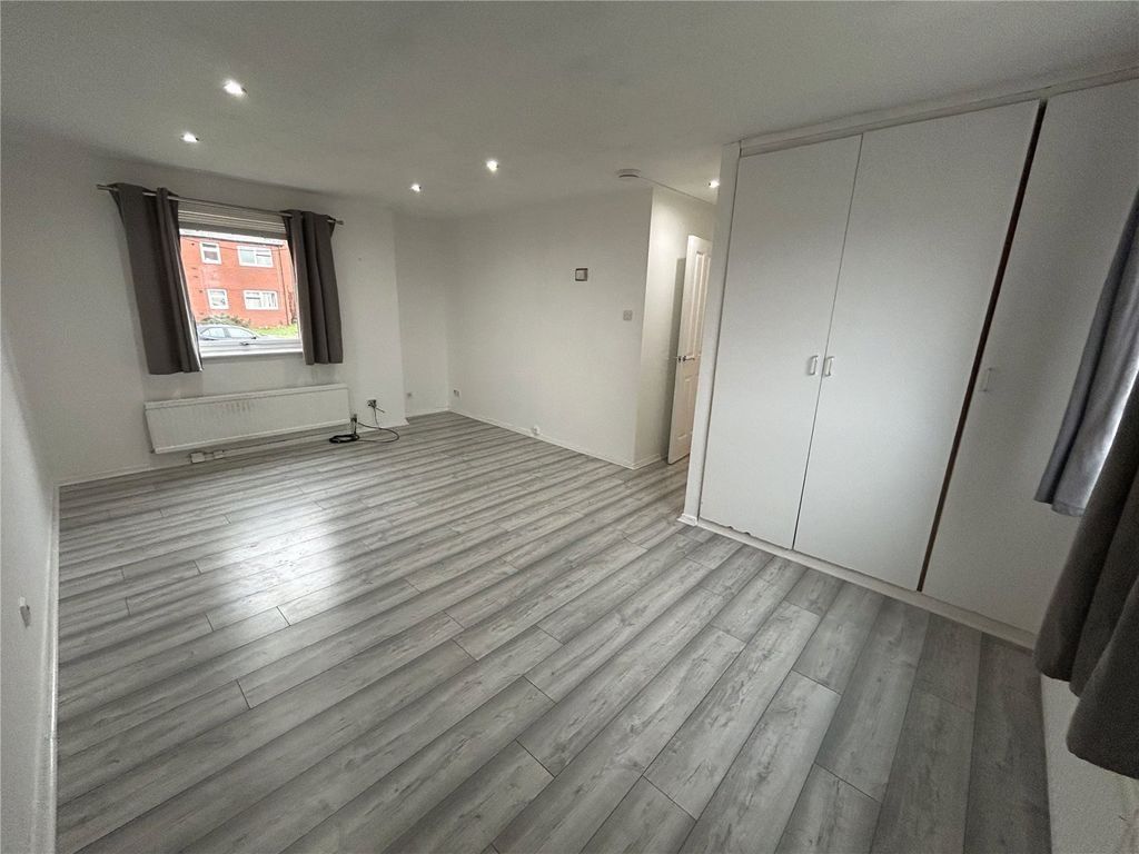 Property photo 3 of 6 Picture No. 06