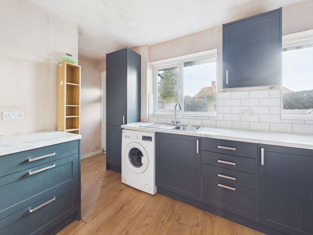 Property photo 3 of 13 Kitchen