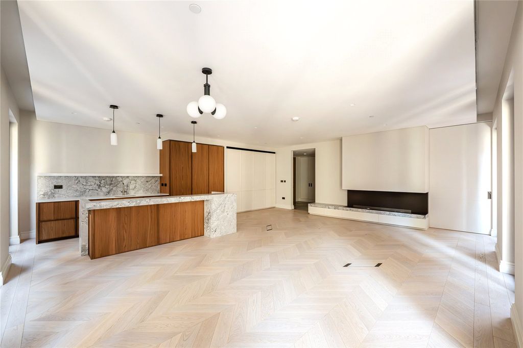 Property photo 1 of 13 Living Space