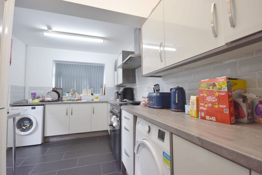 Property photo 3 of 3