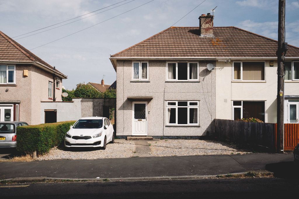 Property photo 3 of 17 18