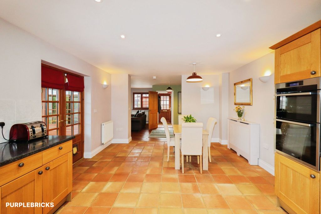Property photo 3 of 40 Dining Area