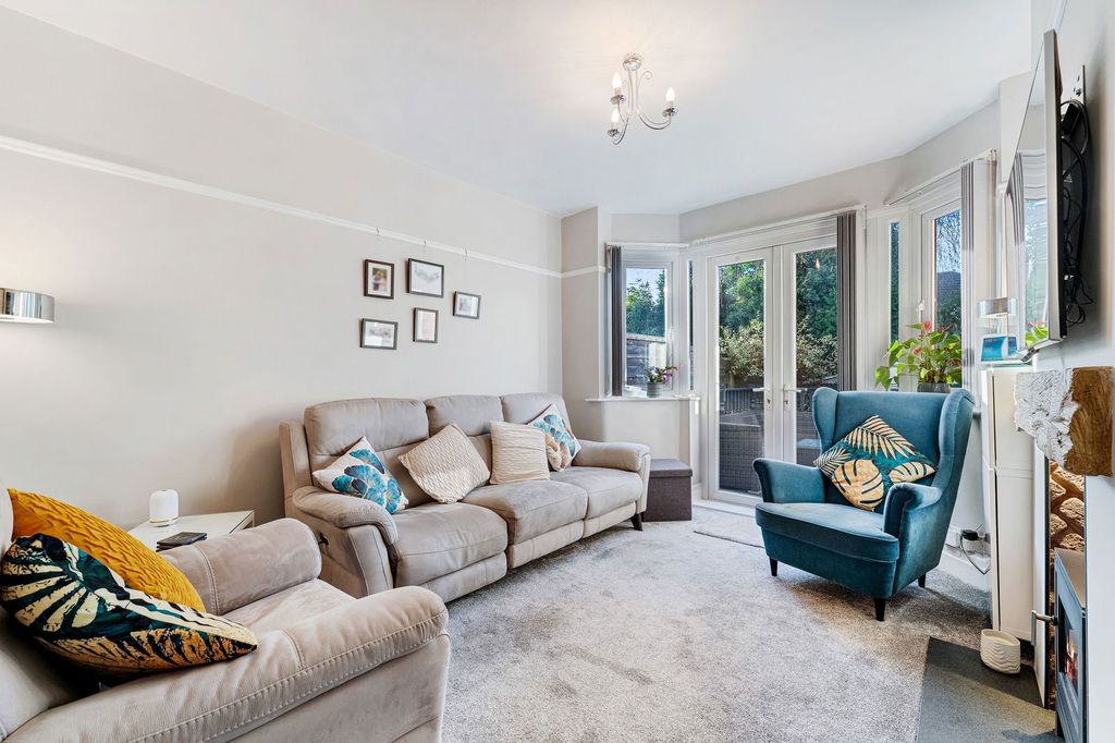 Property photo 2 of 15