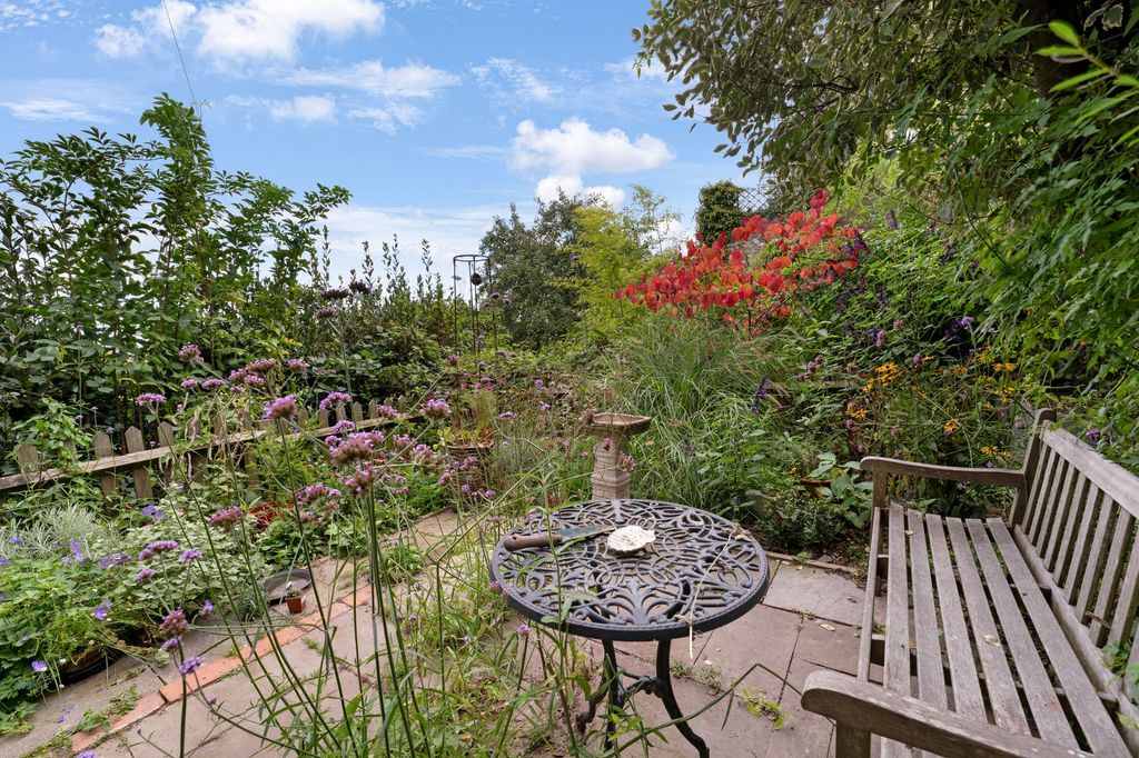 Property photo 3 of 16