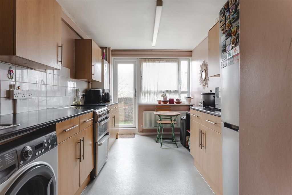 Property photo 3 of 24 Carnoustie Drive-6.Jpg