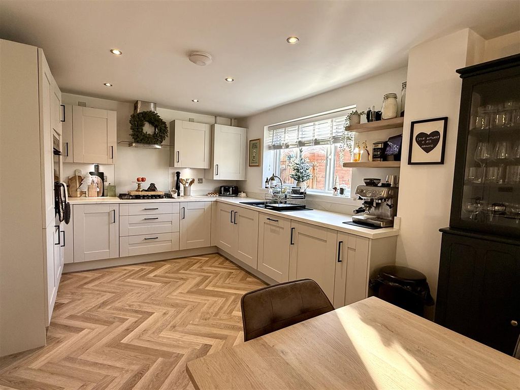 Property photo 3 of 18 Image00012.Jpeg