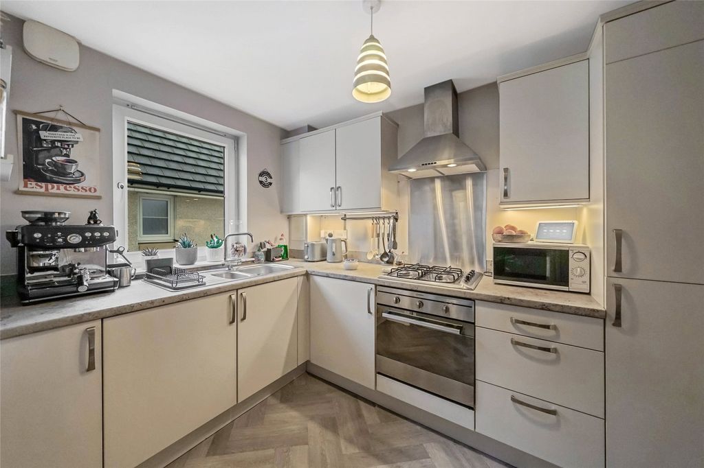 Property photo 3 of 24 Kitchen