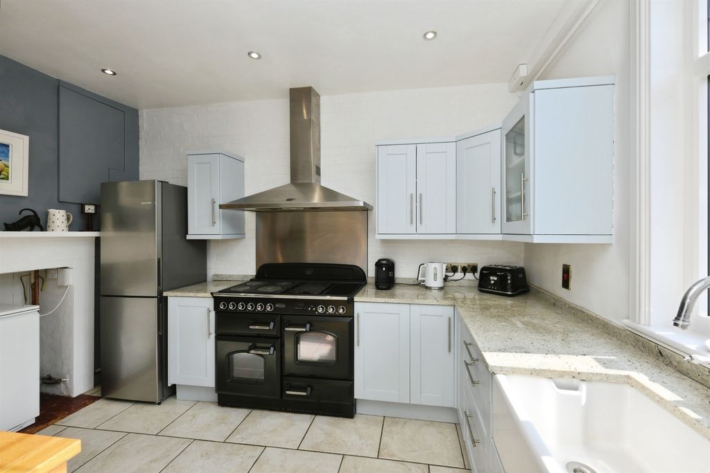 Property photo 3 of 17