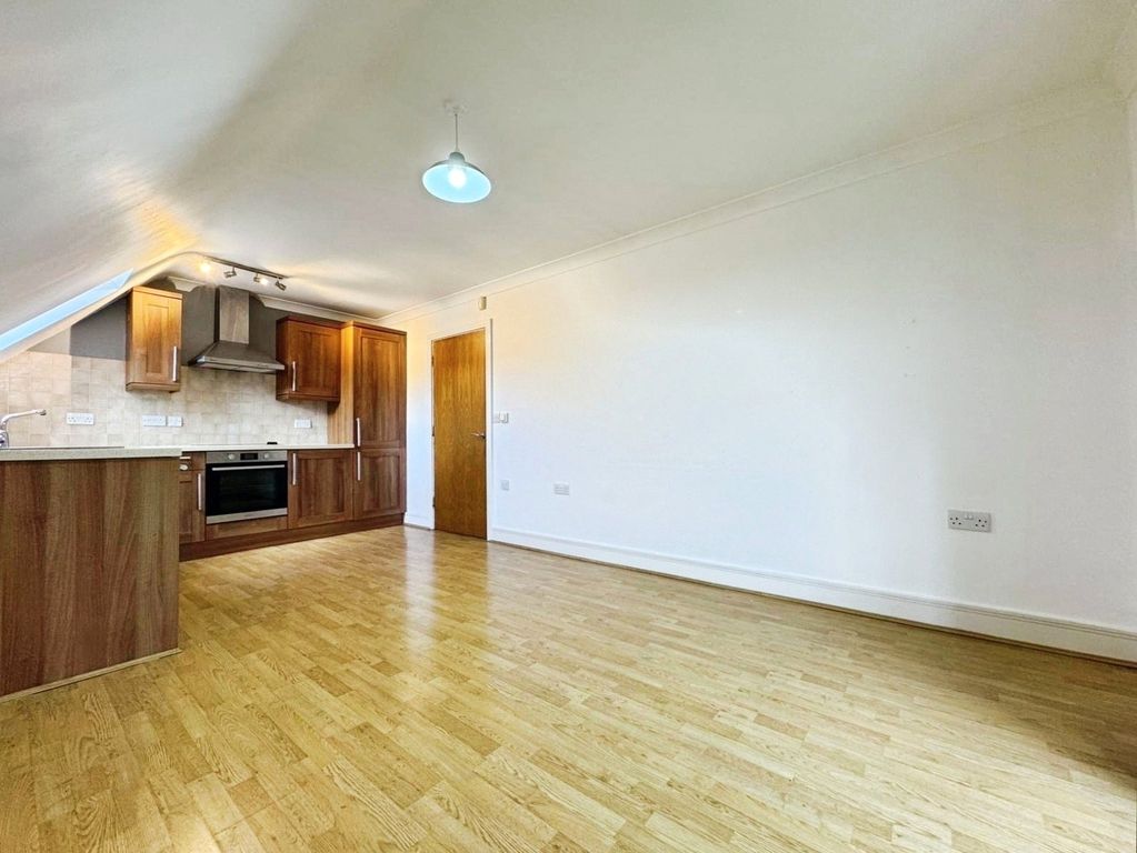 Property photo 3 of 9 Picture No. 25