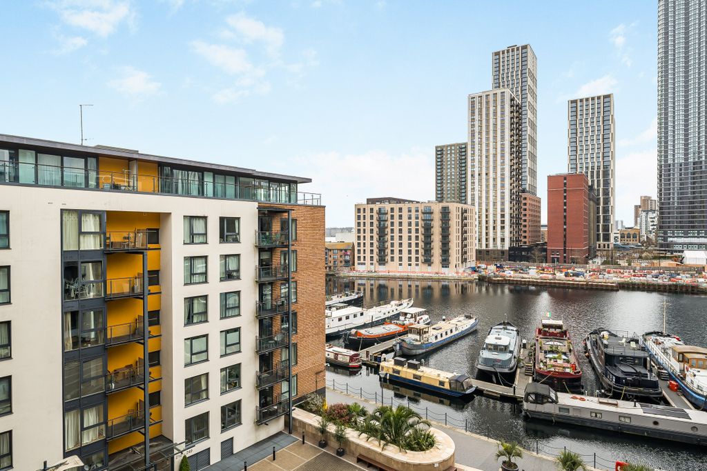 Property photo 2 of 11