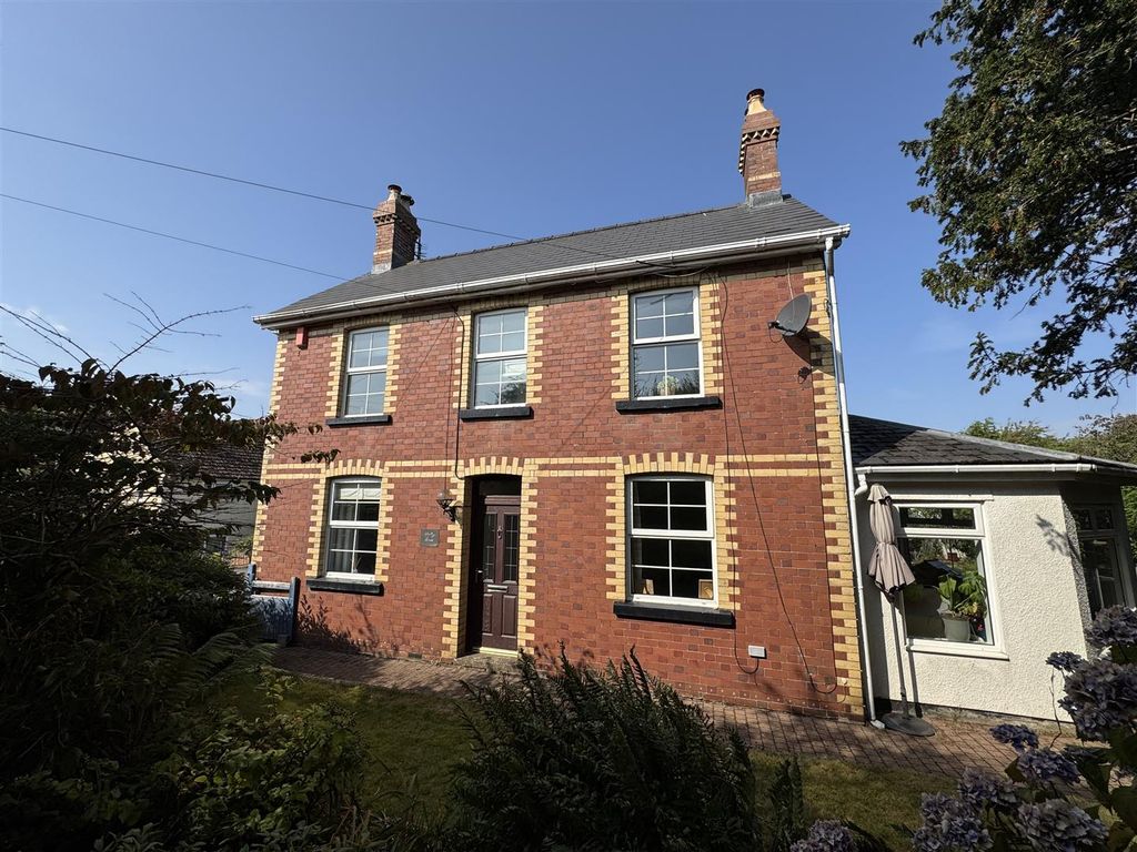 Property photo 1 of 28