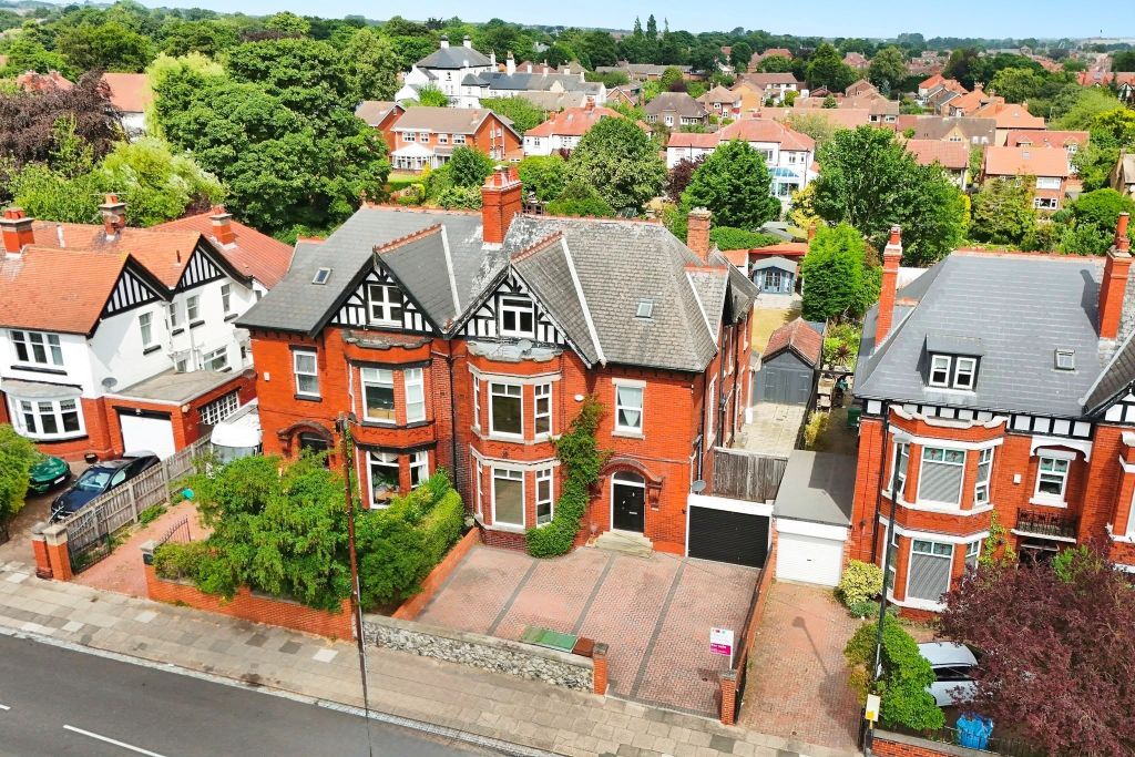 Property photo 1 of 26