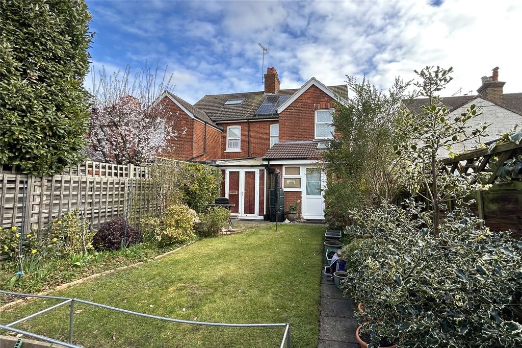 Property photo 2 of 12 Picture No. 15