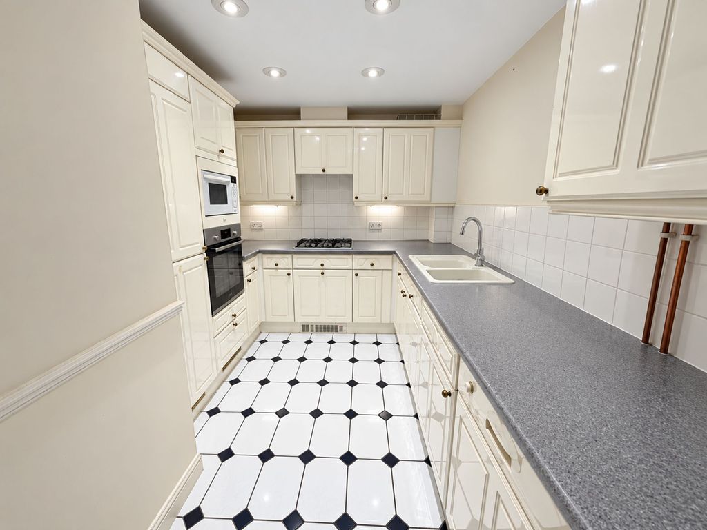 Property photo 3 of 5