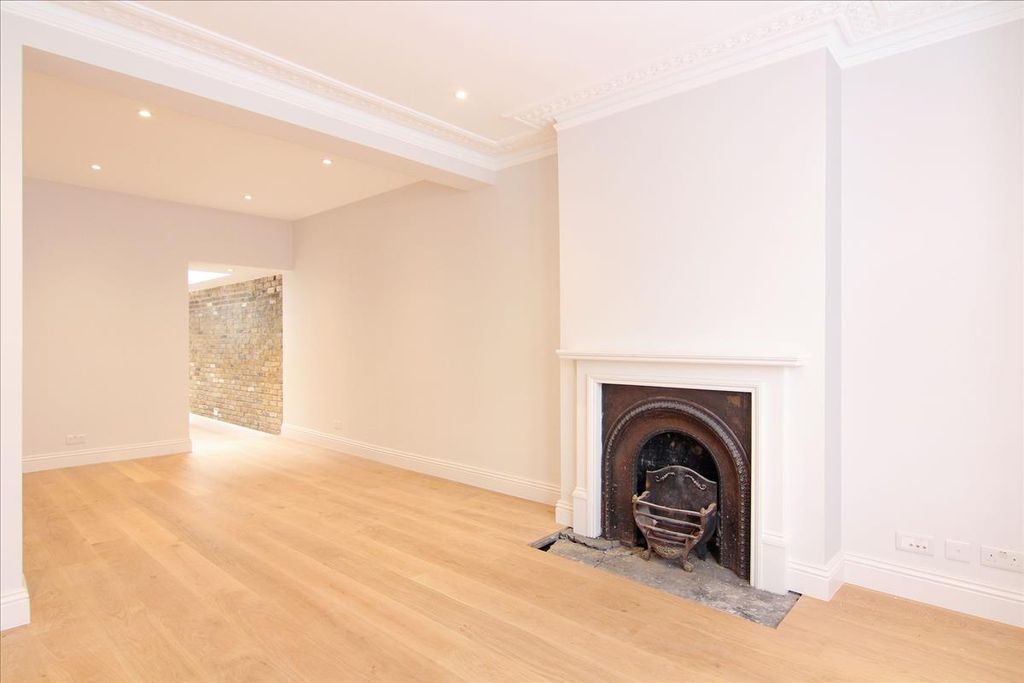 Property photo 2 of 6