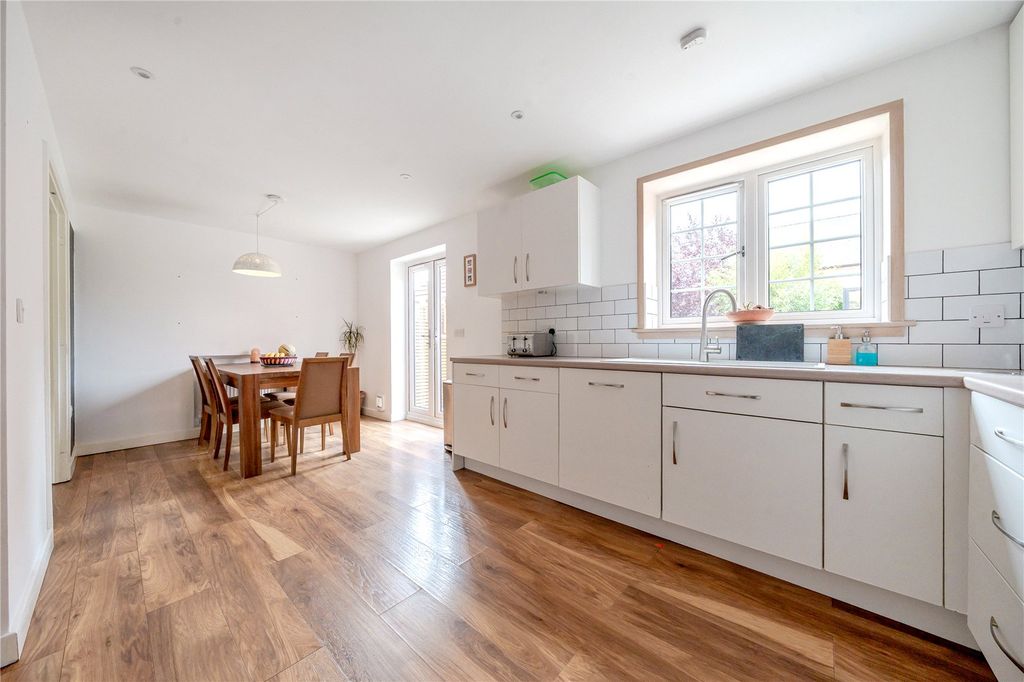 Property photo 3 of 19 Picture No. 37
