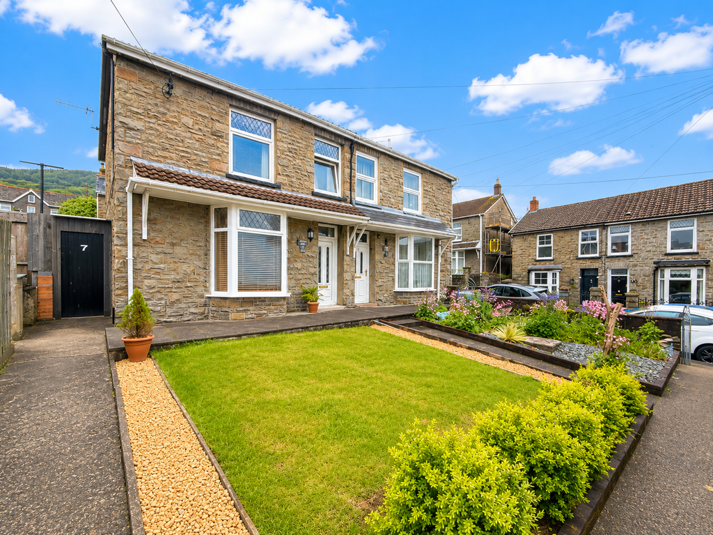 Property photo 1 of 18 242A9DC6-Eb85-4D0D-9D86-C87562301E40