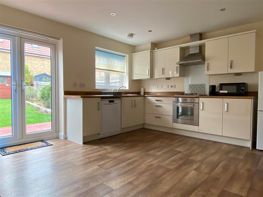 Property photo 2 of 14 Kitchen