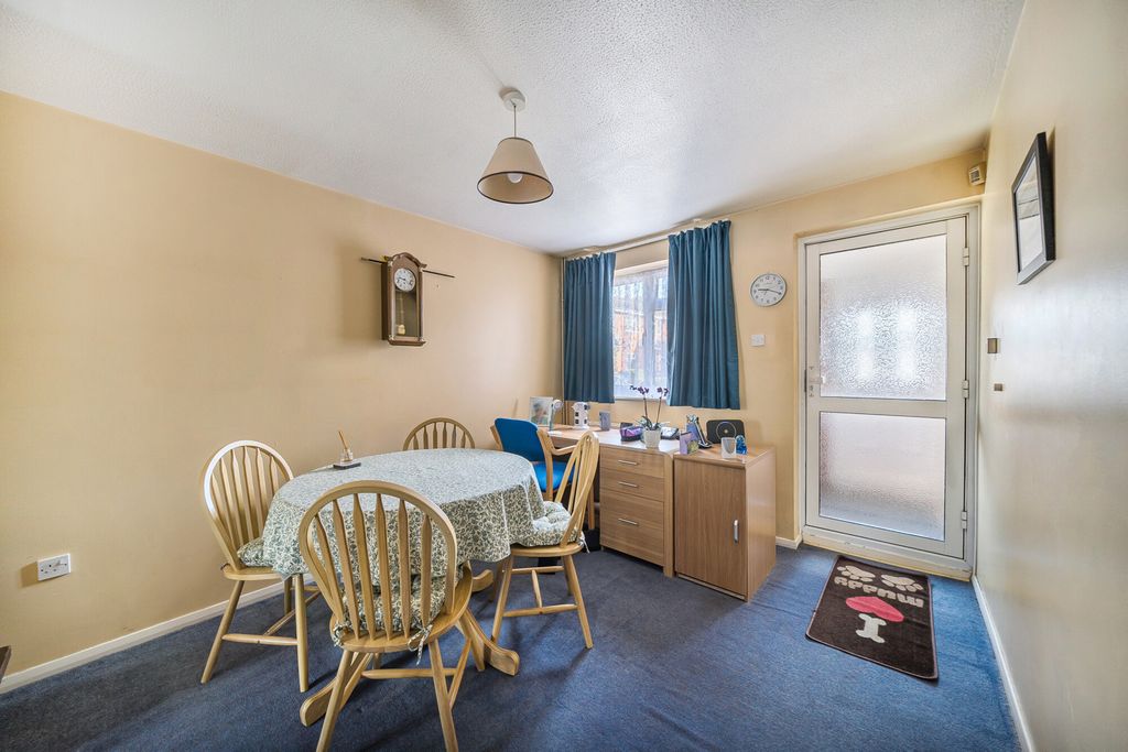 Property photo 3 of 18 1358642-4-68d271d...