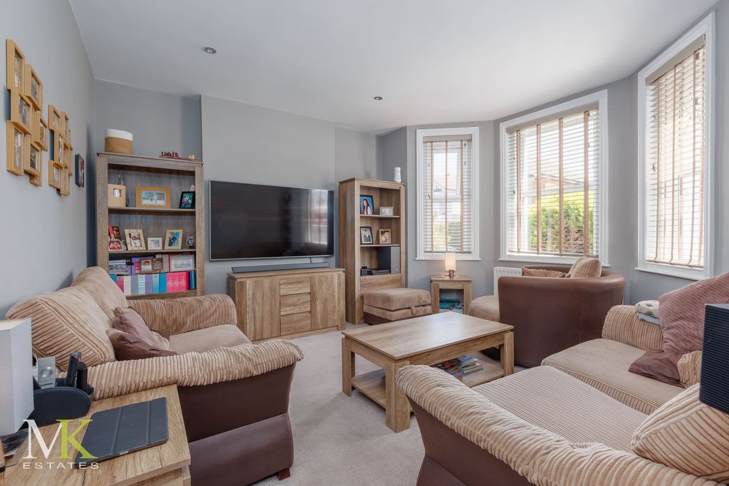 Property photo 2 of 19