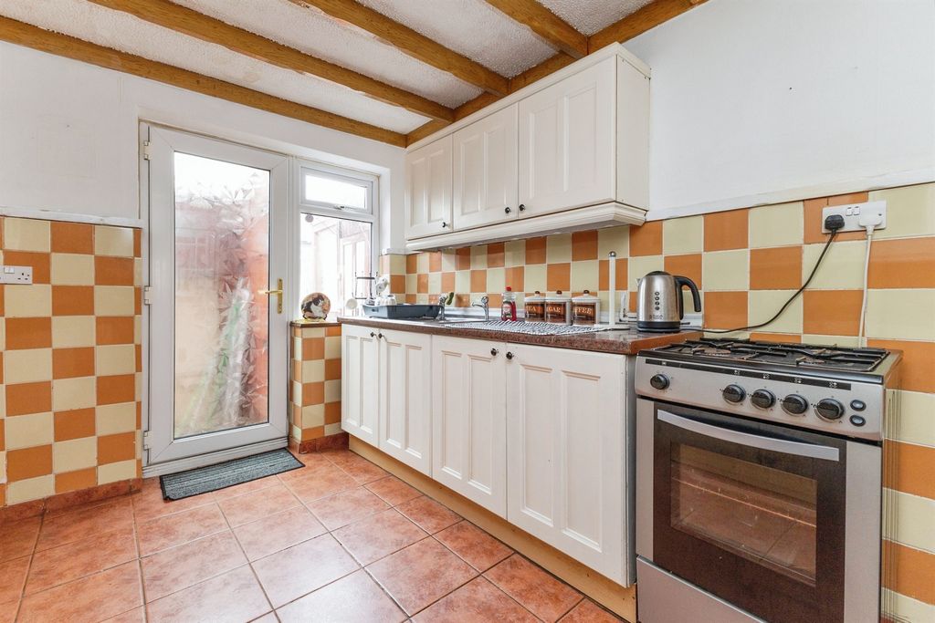 Property photo 3 of 12