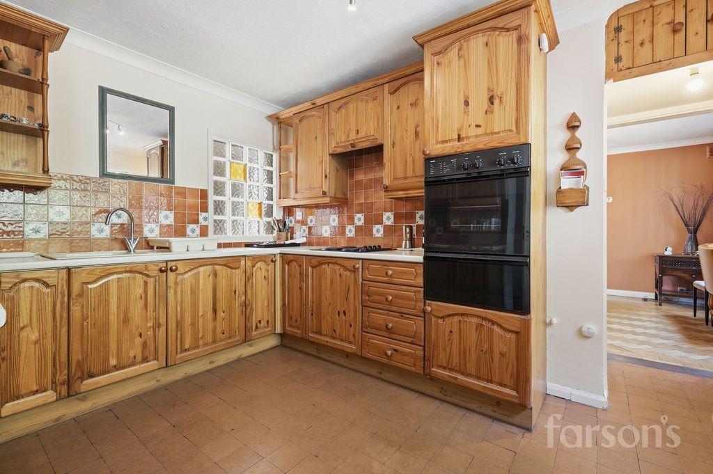 Property photo 2 of 25
