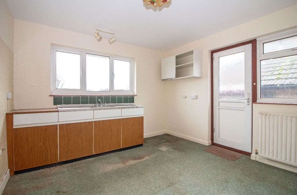 Property photo 3 of 21