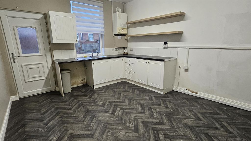 Property photo 3 of 6 20251111_153947.Jpg