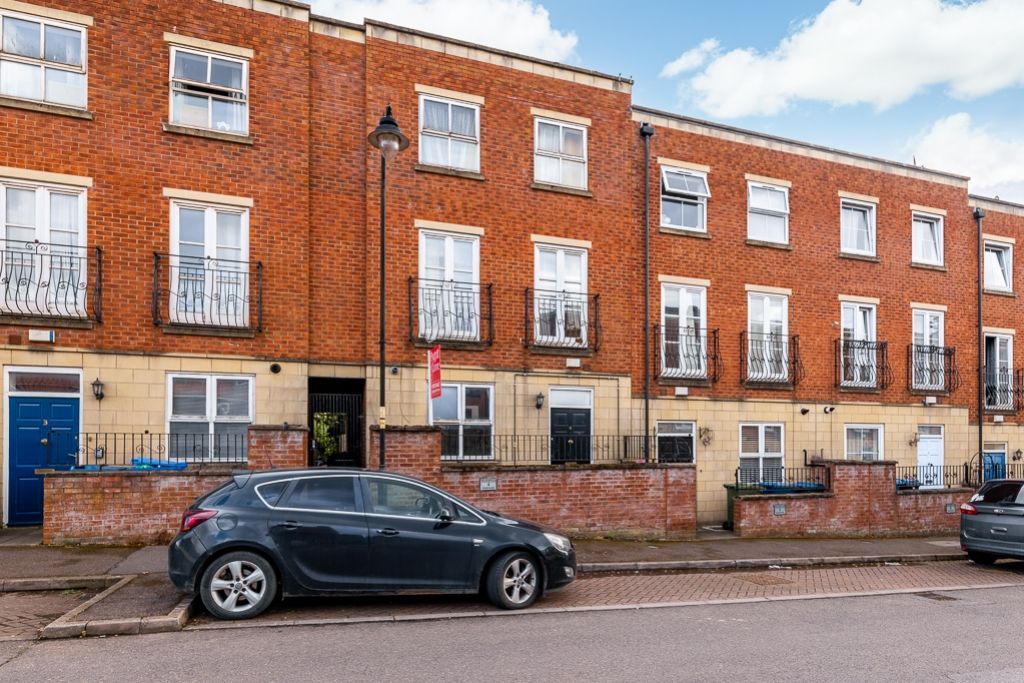 Property photo 1 of 13 4 Oakham Terrace (Boston)-1